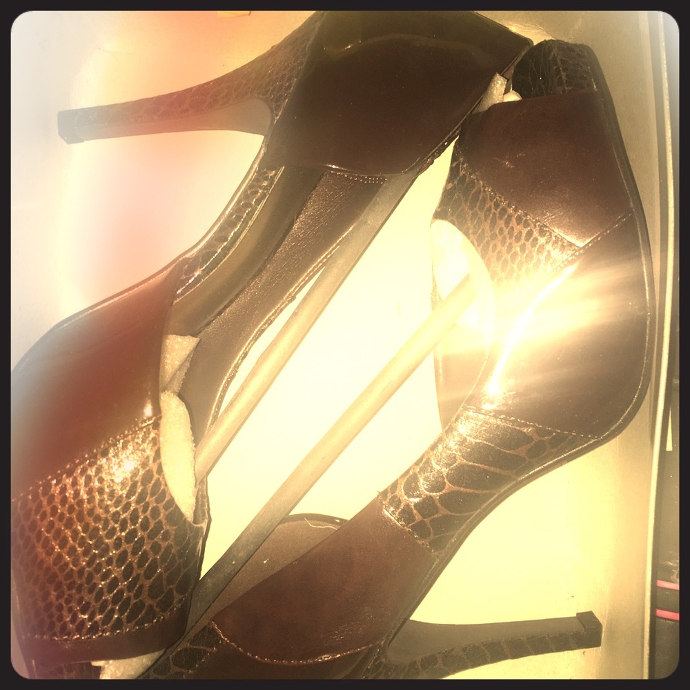 Brand*New! Brown animal print high heels sz10